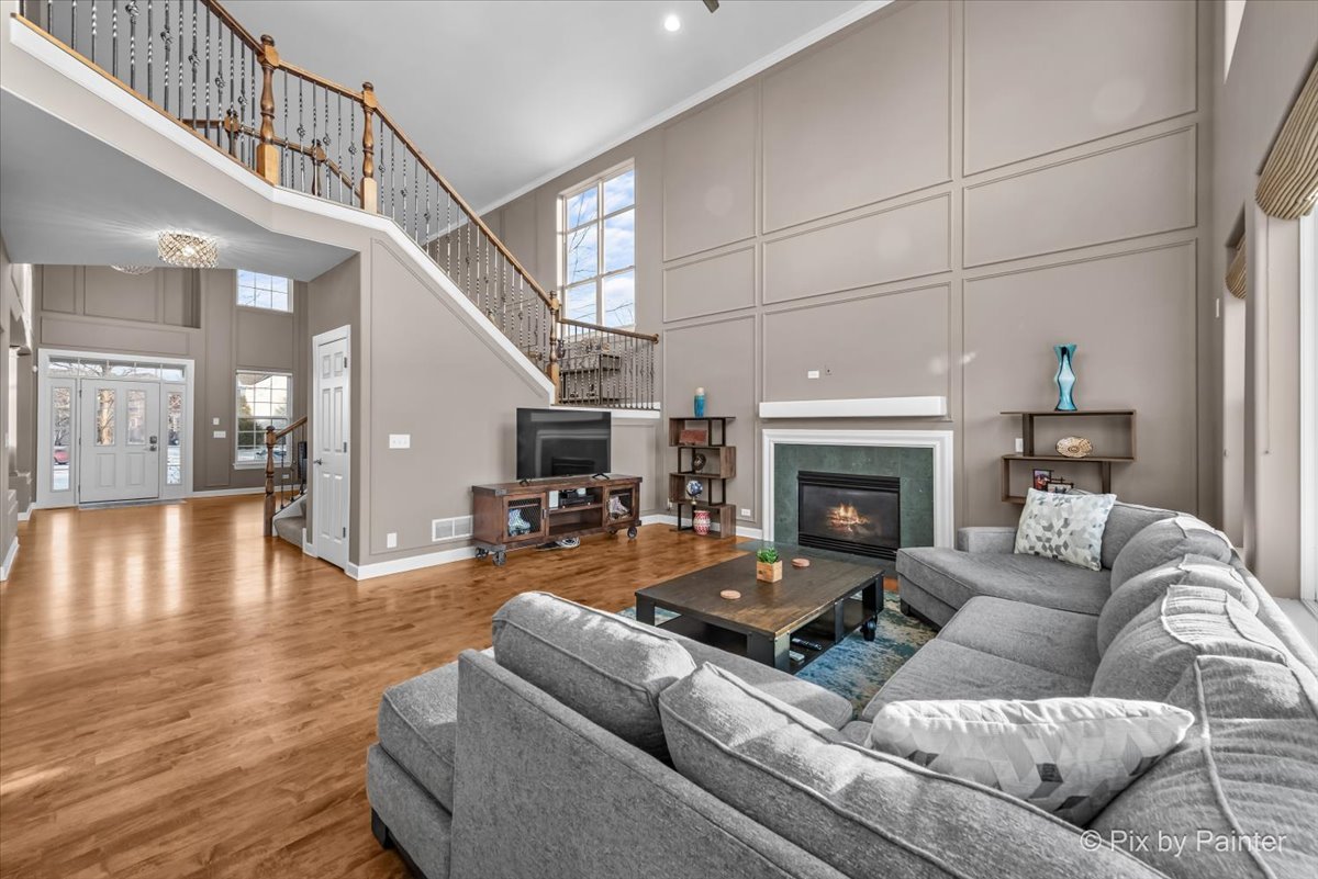 7 Birchwood Court, Lake In The Hills, IL 60156