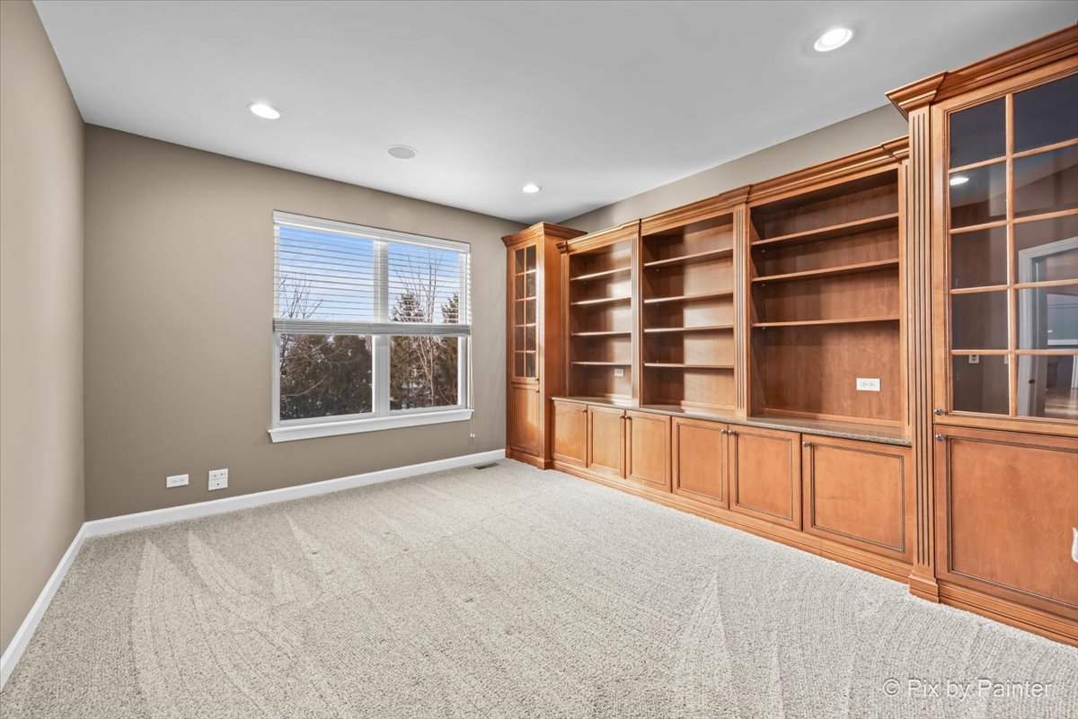 7 Birchwood Court, Lake In The Hills, IL 60156