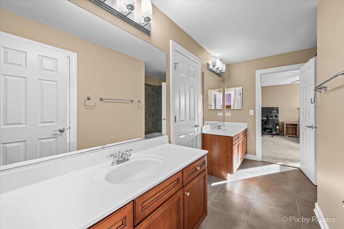 7 Birchwood Court, Lake In The Hills, IL 60156