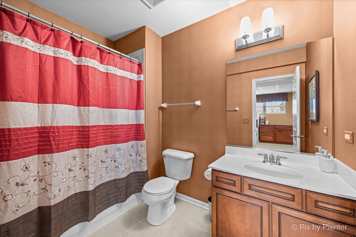 7 Birchwood Court, Lake In The Hills, IL 60156