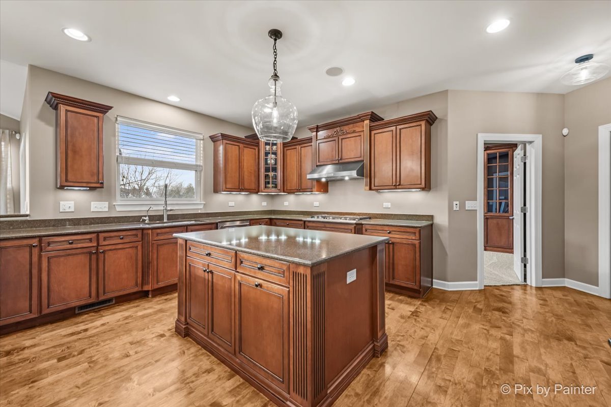 7 Birchwood Court, Lake In The Hills, IL 60156