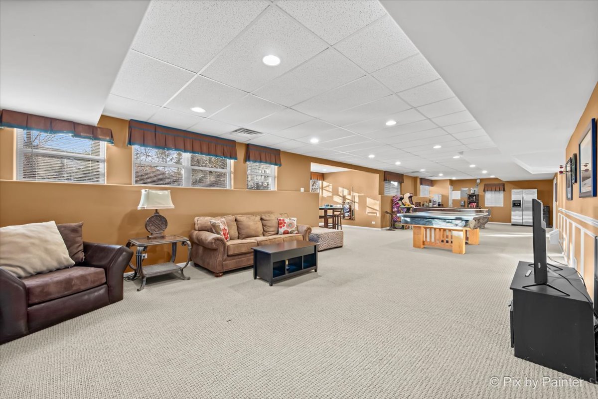 7 Birchwood Court, Lake In The Hills, IL 60156