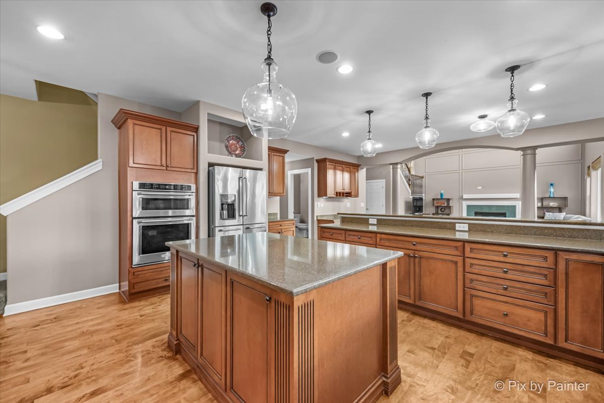 7 Birchwood Court, Lake In The Hills, IL 60156