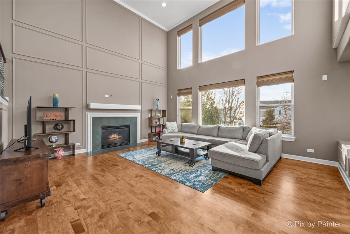 7 Birchwood Court, Lake In The Hills, IL 60156