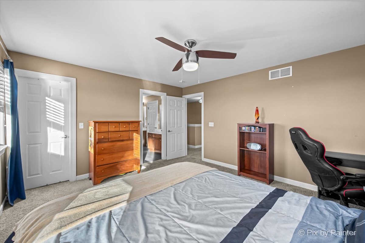 7 Birchwood Court, Lake In The Hills, IL 60156