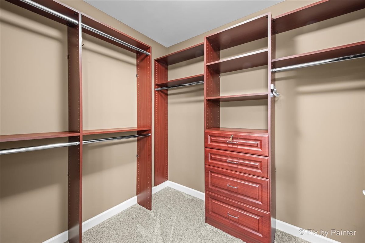 7 Birchwood Court, Lake In The Hills, IL 60156