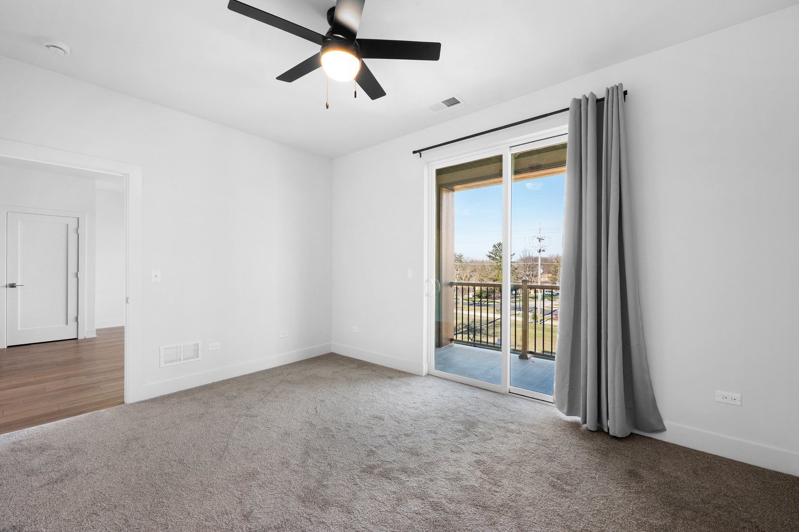 27 W Park Boulevard #209, Villa Park, IL 60181