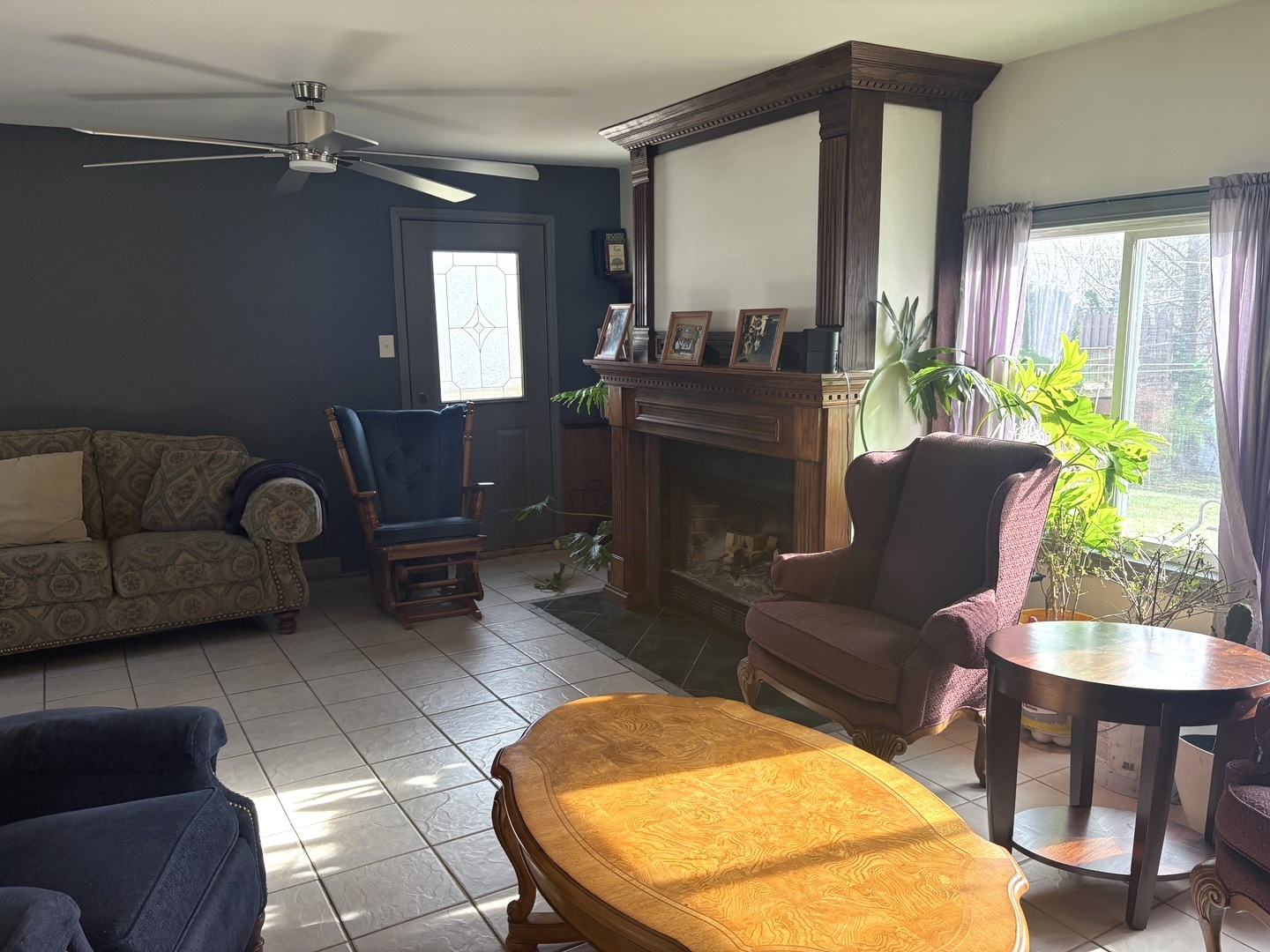 631 Bent Street, Elgin, IL 60120