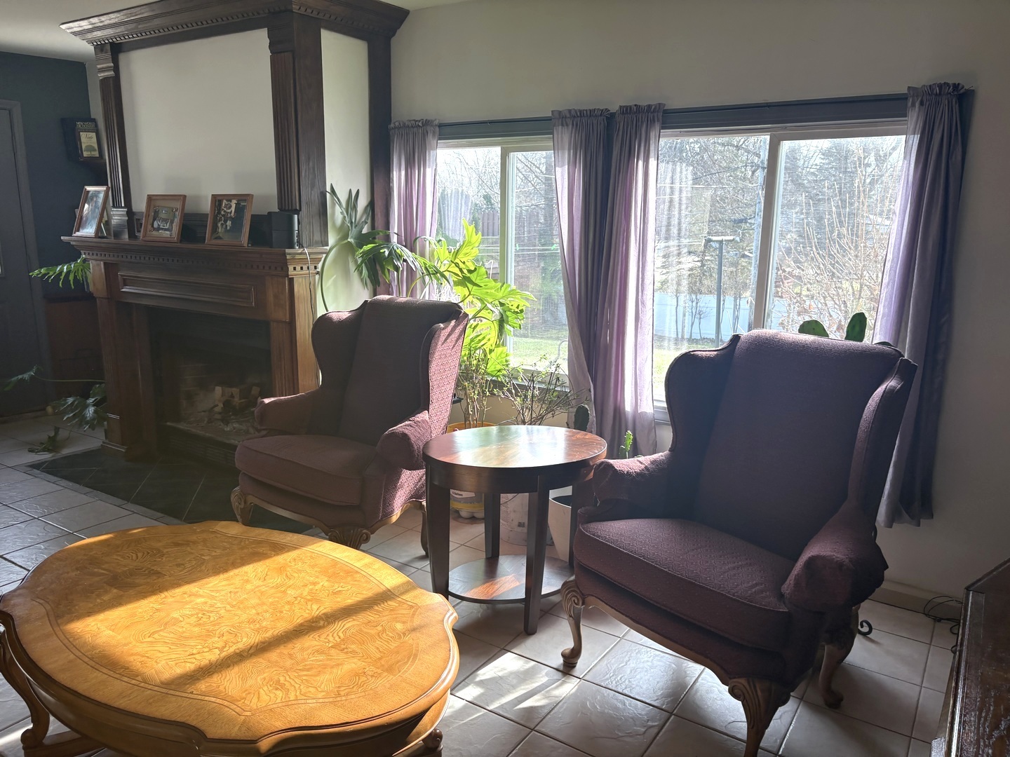 631 Bent Street, Elgin, IL 60120