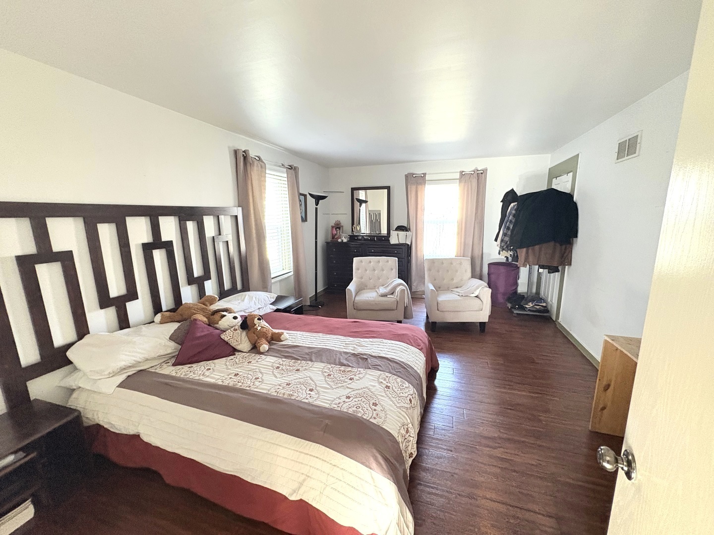 631 Bent Street, Elgin, IL 60120