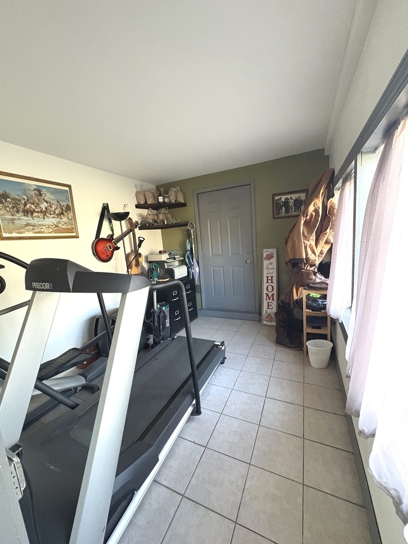 631 Bent Street, Elgin, IL 60120