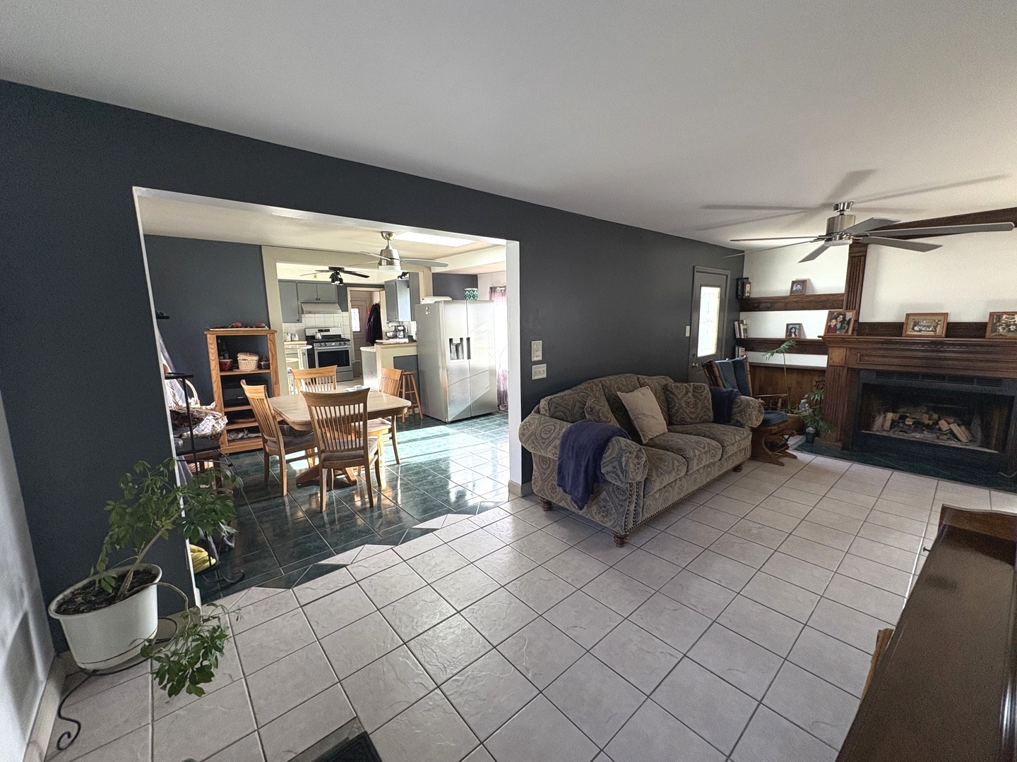 631 Bent Street, Elgin, IL 60120