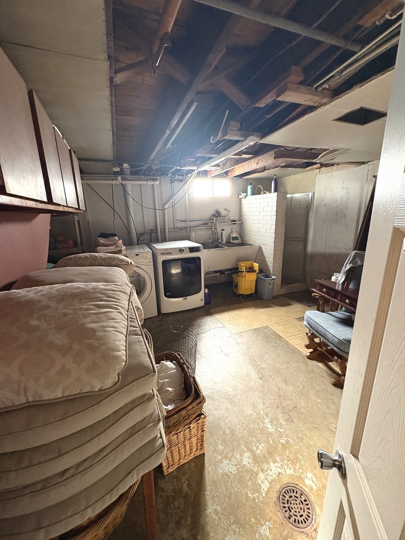 631 Bent Street, Elgin, IL 60120