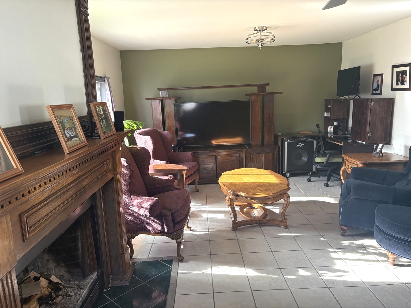 631 Bent Street, Elgin, IL 60120