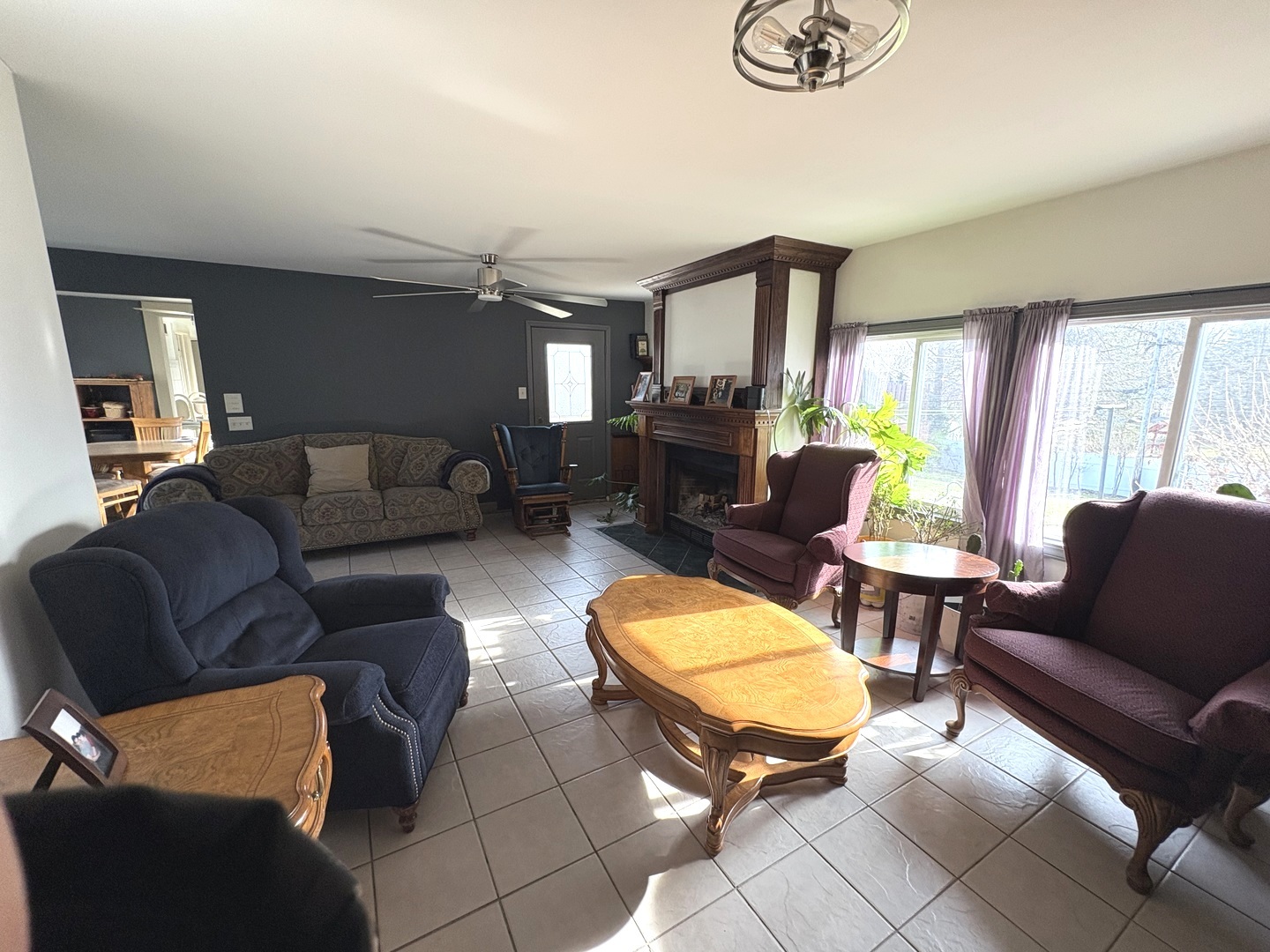 631 Bent Street, Elgin, IL 60120