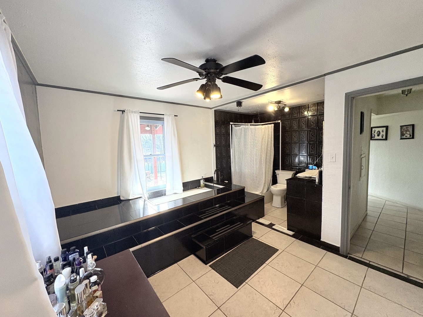 631 Bent Street, Elgin, IL 60120