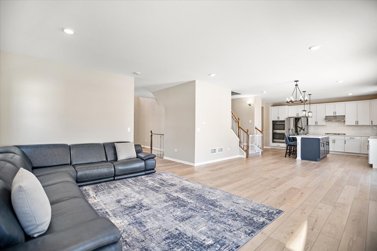 11306 Kinney Way, Huntley, IL 60142