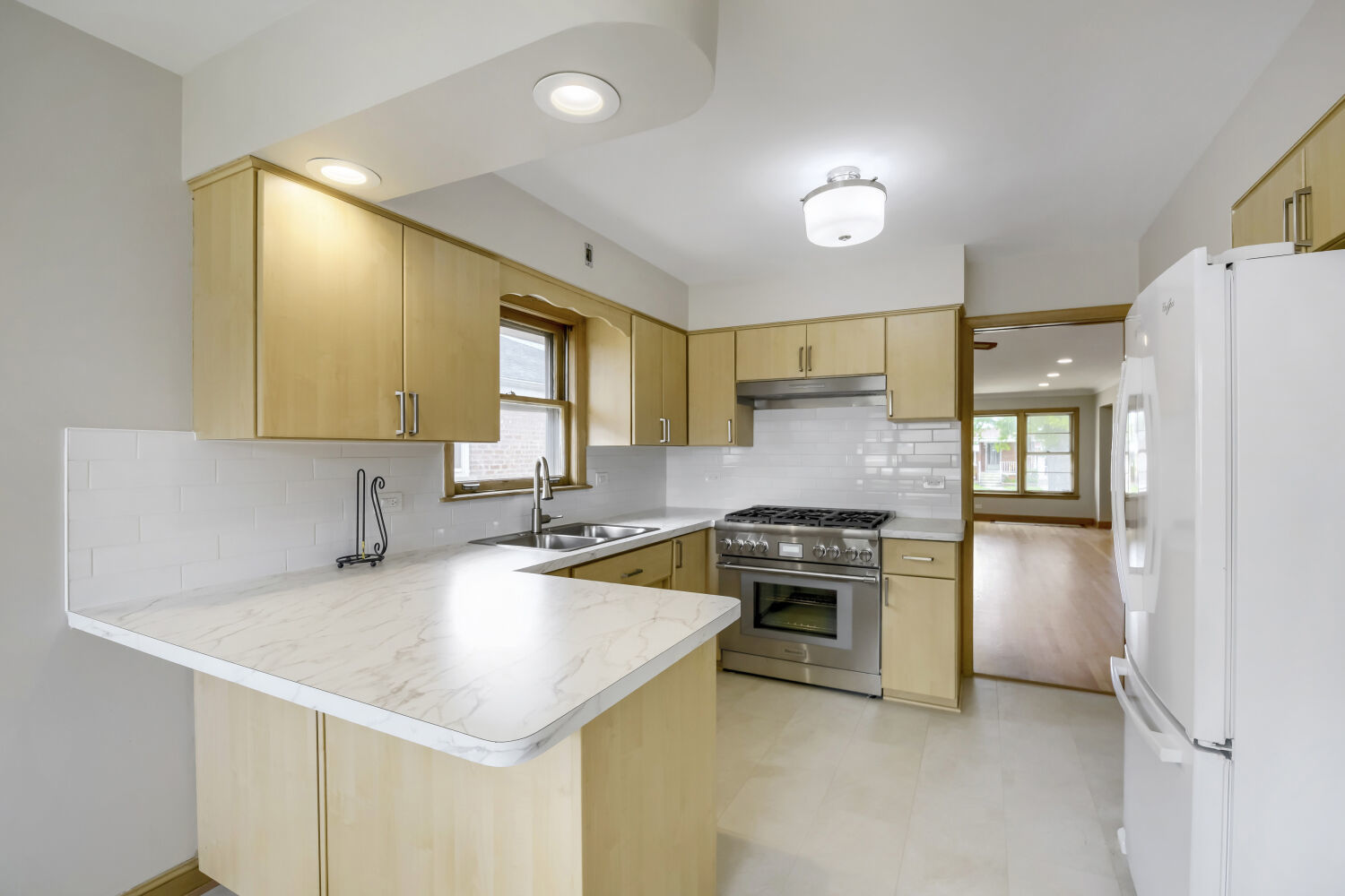 8531 S Tripp Avenue, Chicago, IL 60652