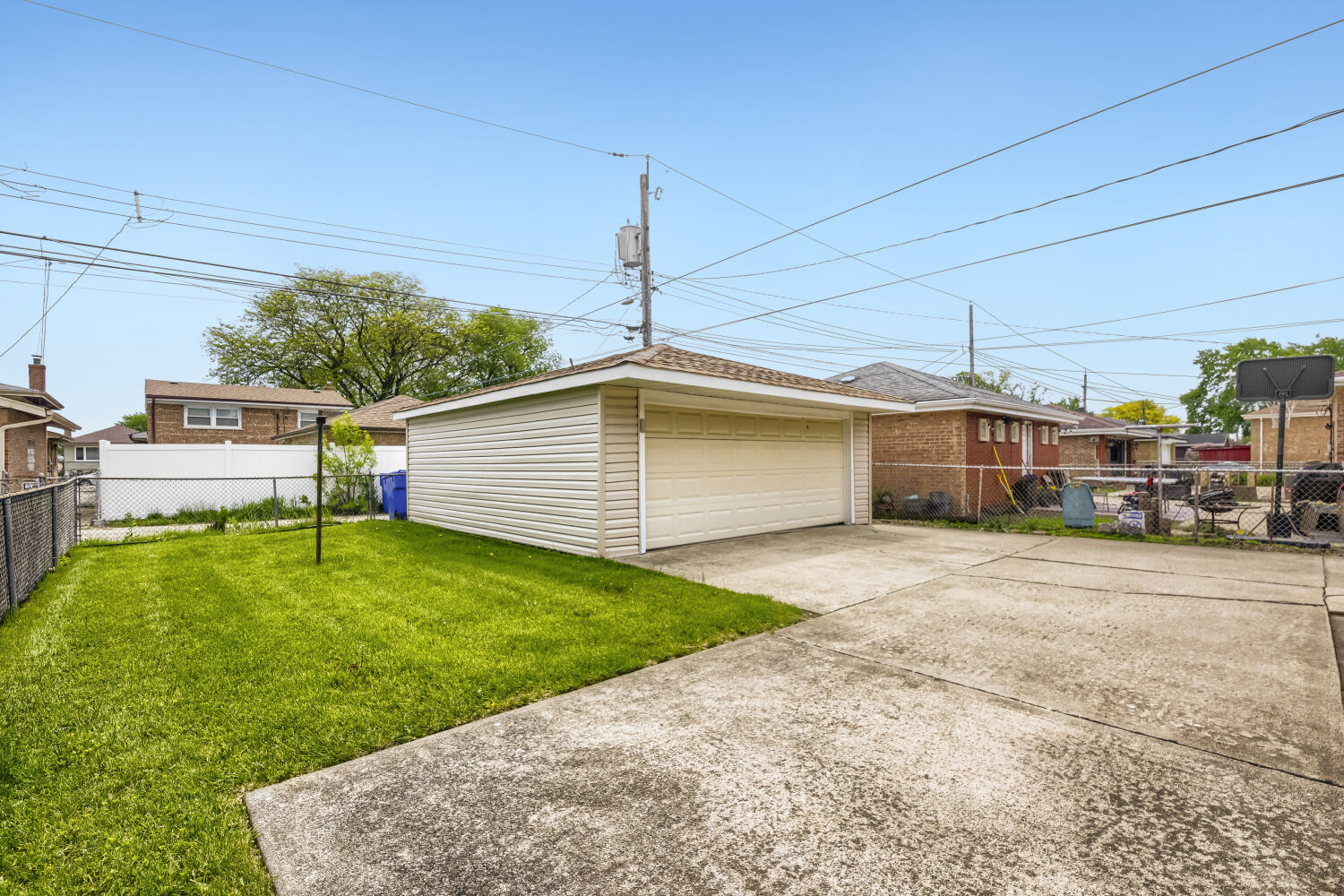 8531 S Tripp Avenue, Chicago, IL 60652