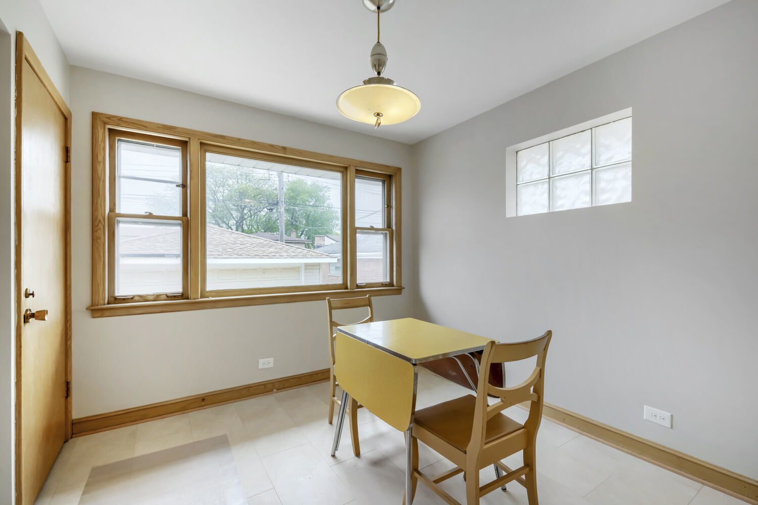 8531 S Tripp Avenue, Chicago, IL 60652