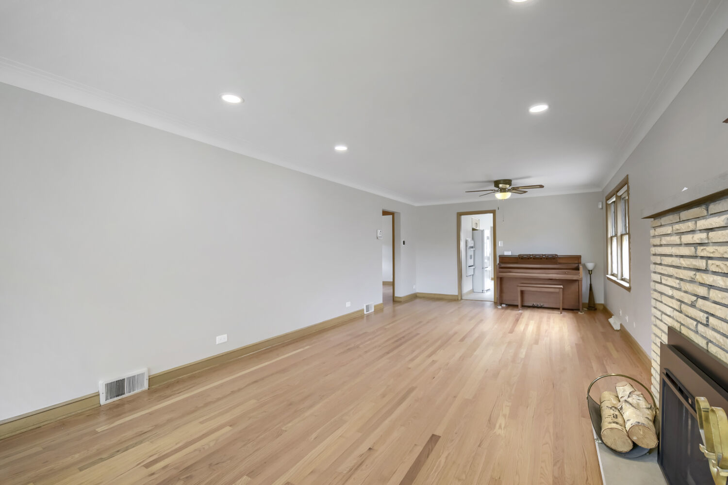 8531 S Tripp Avenue, Chicago, IL 60652