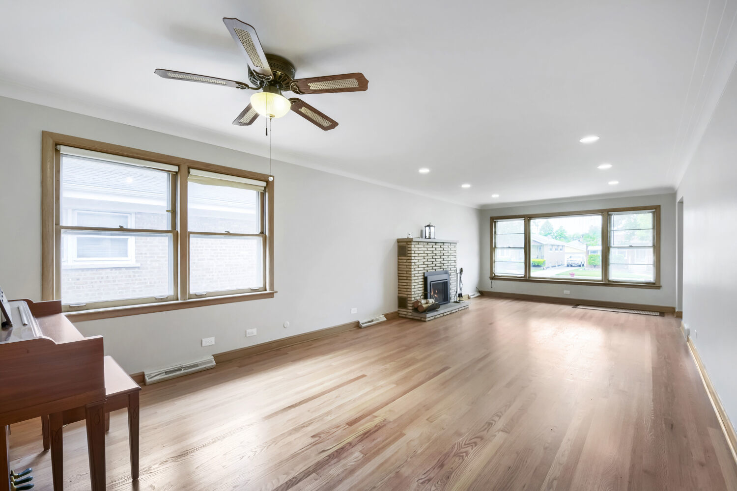 8531 S Tripp Avenue, Chicago, IL 60652