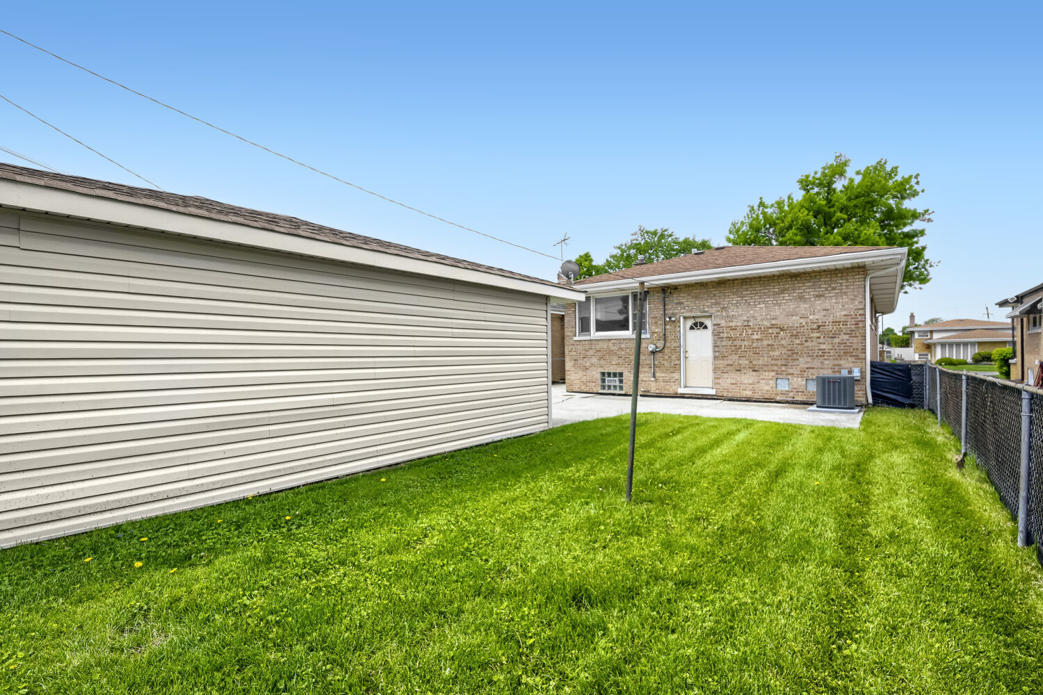 8531 S Tripp Avenue, Chicago, IL 60652