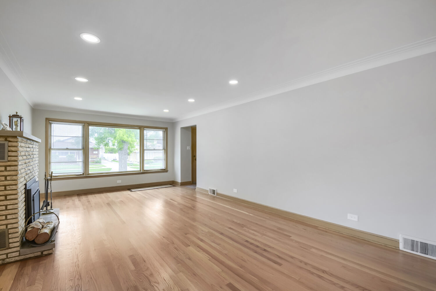 8531 S Tripp Avenue, Chicago, IL 60652