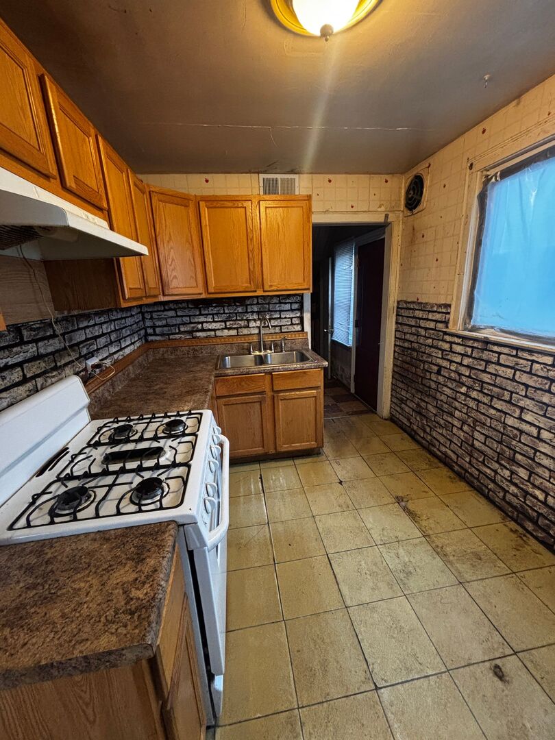 2729 W 89th Place, Evergreen Park, IL 60805