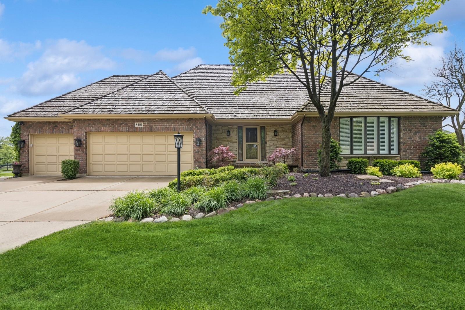 8401 Golfview Drive, Orland Park, IL 60462