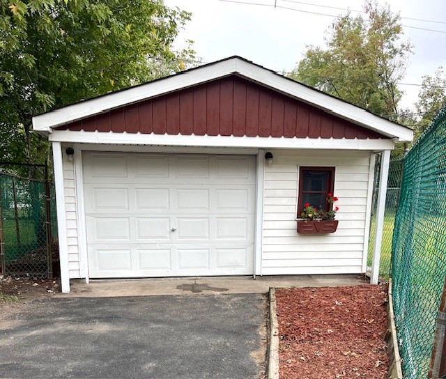 3027 Wilshire Avenue, Markham, IL 60428