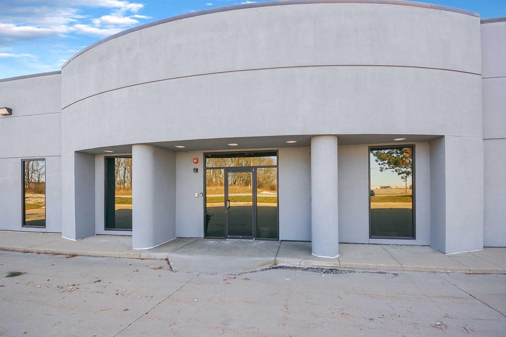 2406 W Market Street, Bloomington, IL 61705