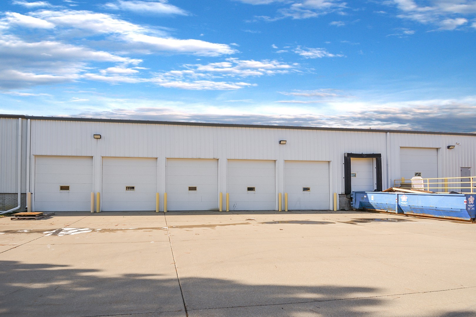 2406 W Market Street, Bloomington, IL 61705