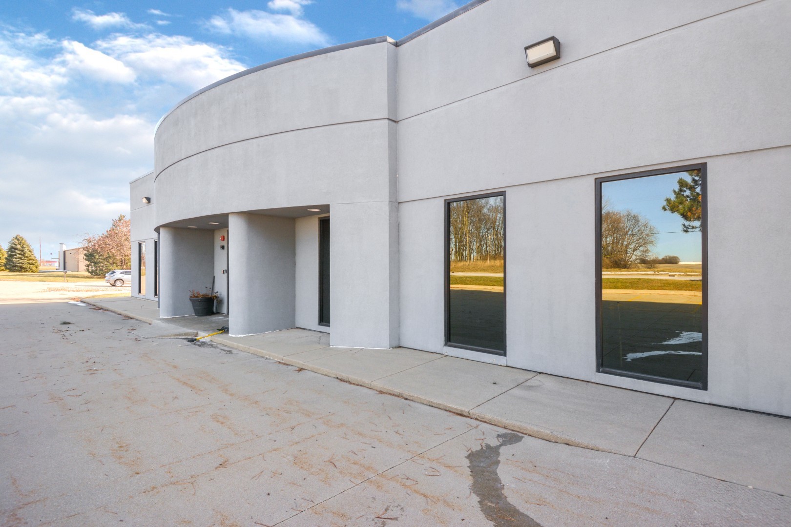 2406 W Market Street, Bloomington, IL 61705