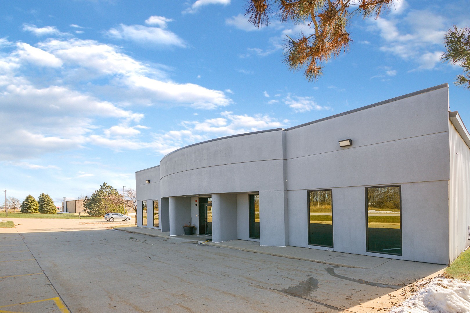 2406 W Market Street, Bloomington, IL 61705