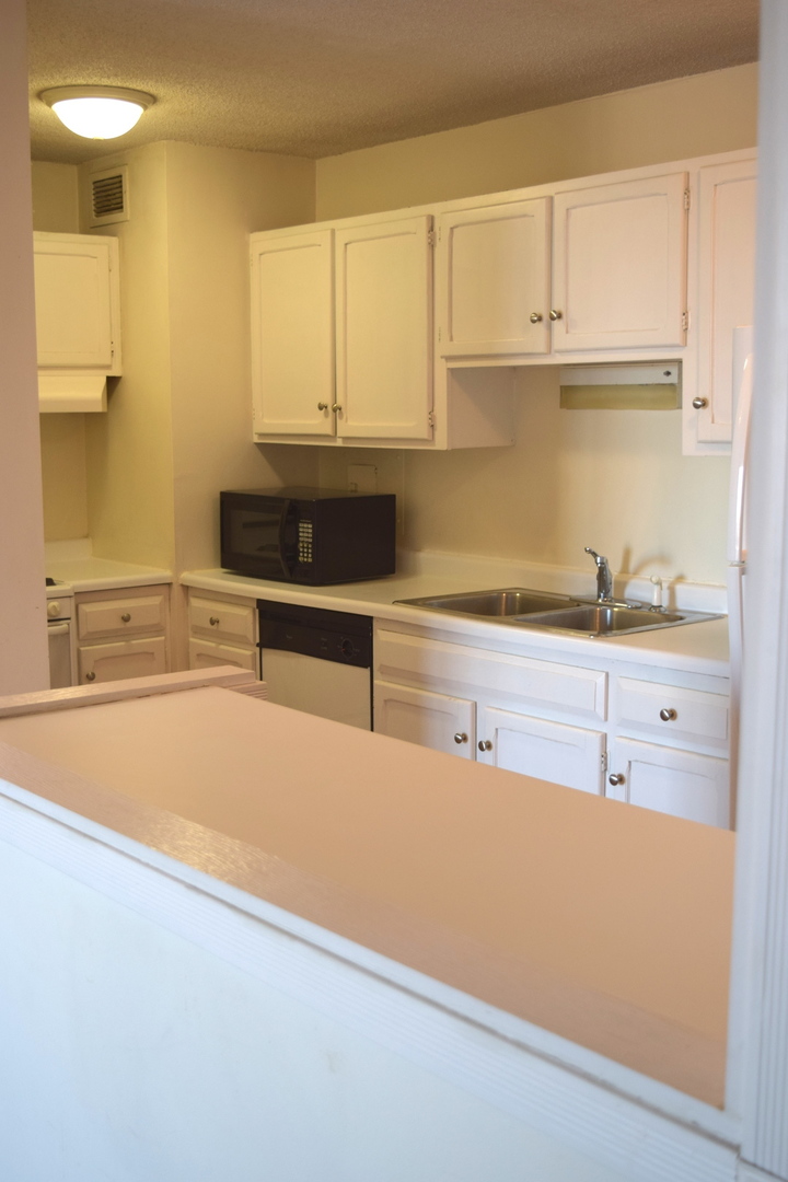 2200 S Stewart Avenue #4C, Lombard, IL 60148