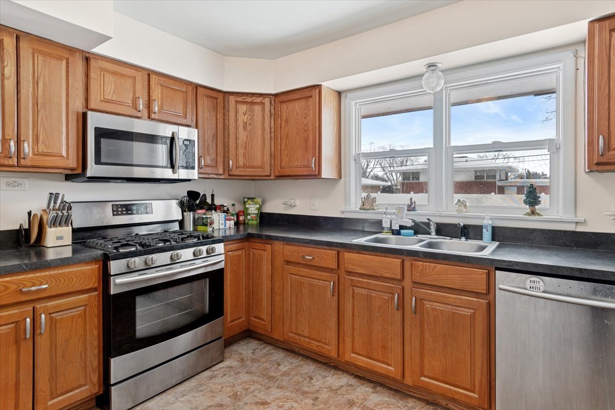 6101 W 127th Street, Palos Heights, IL 60463