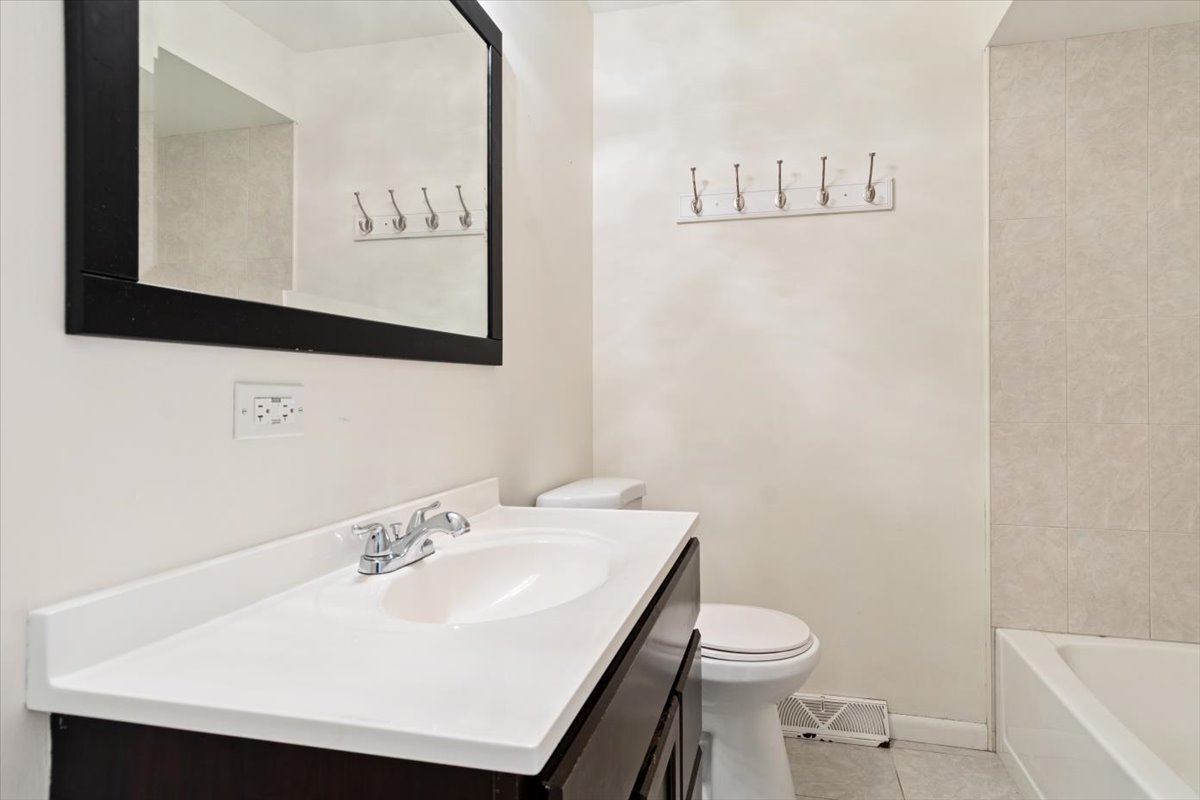 6101 W 127th Street, Palos Heights, IL 60463