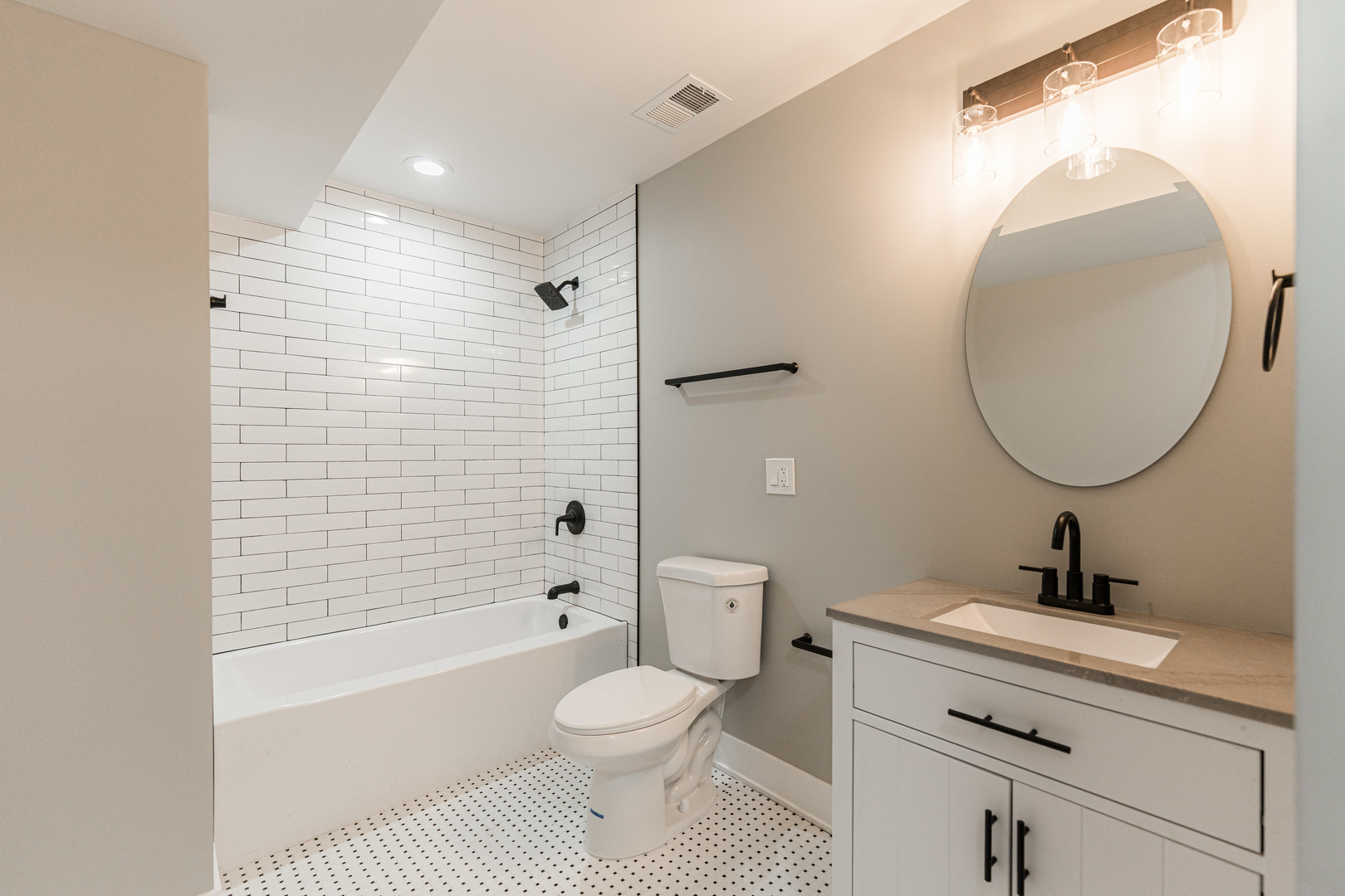 147 W North Avenue, Lombard, IL 60148