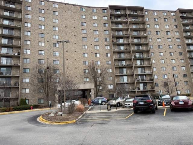 6340 Americana Drive #1102, Willowbrook, IL 60527