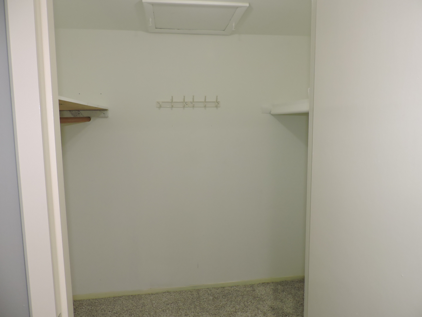 2216 Andover Court, Schaumburg, IL 60194