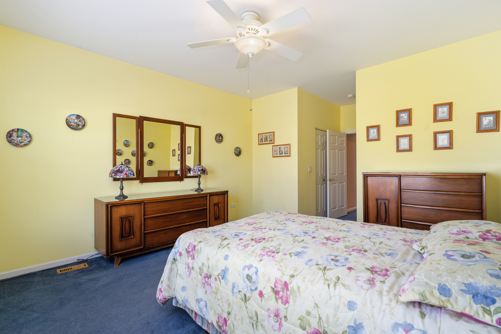 21325 Windsor Lake Lane, Crest Hill, IL 60403