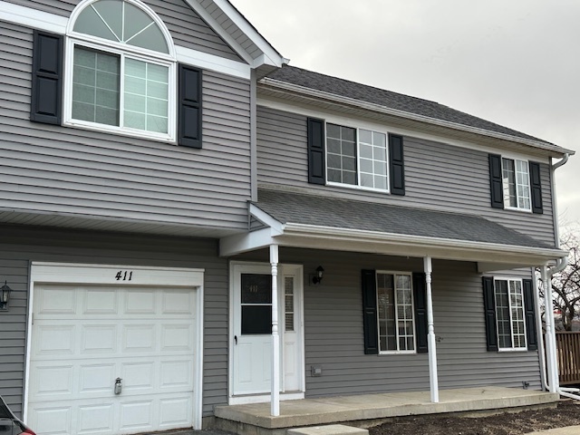 411 VILLAGE CREEK Drive #411, Lake In The Hills, IL 60156