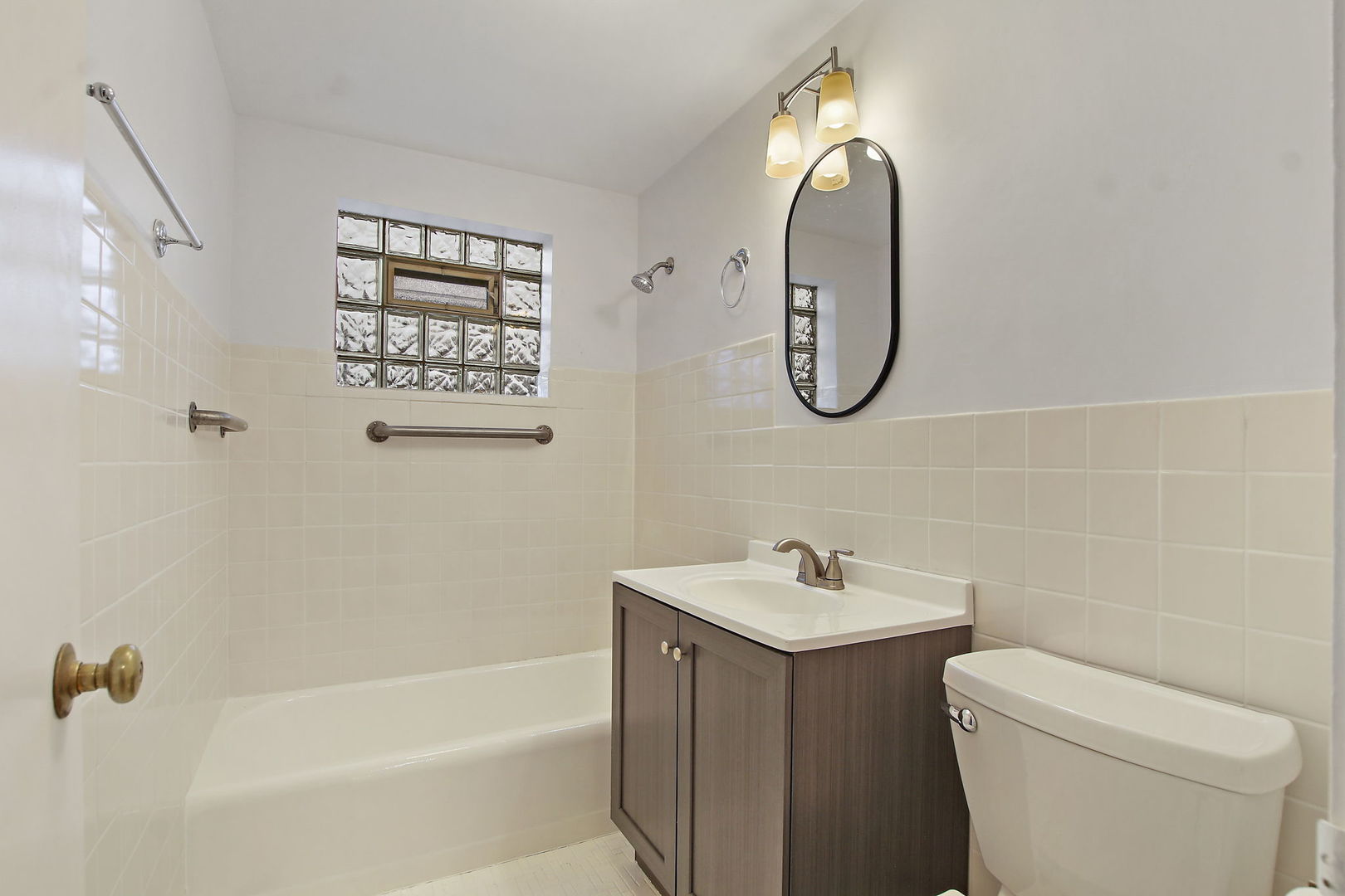 6521 N Kedzie Avenue, Chicago, IL 60645