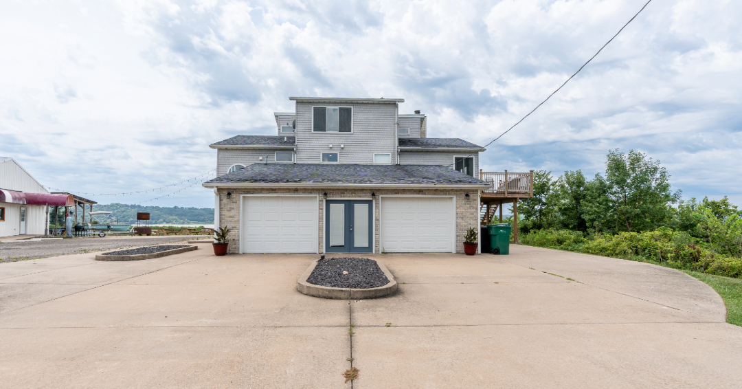 1109-1111 Sunset Drive, East Peoria, IL 61611