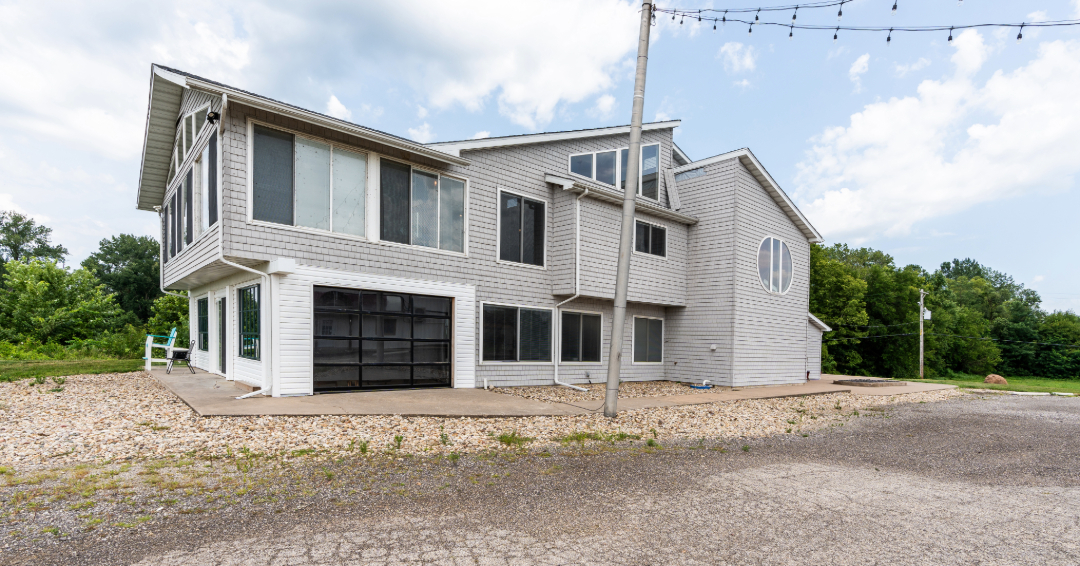 1109-1111 Sunset Drive, East Peoria, IL 61611