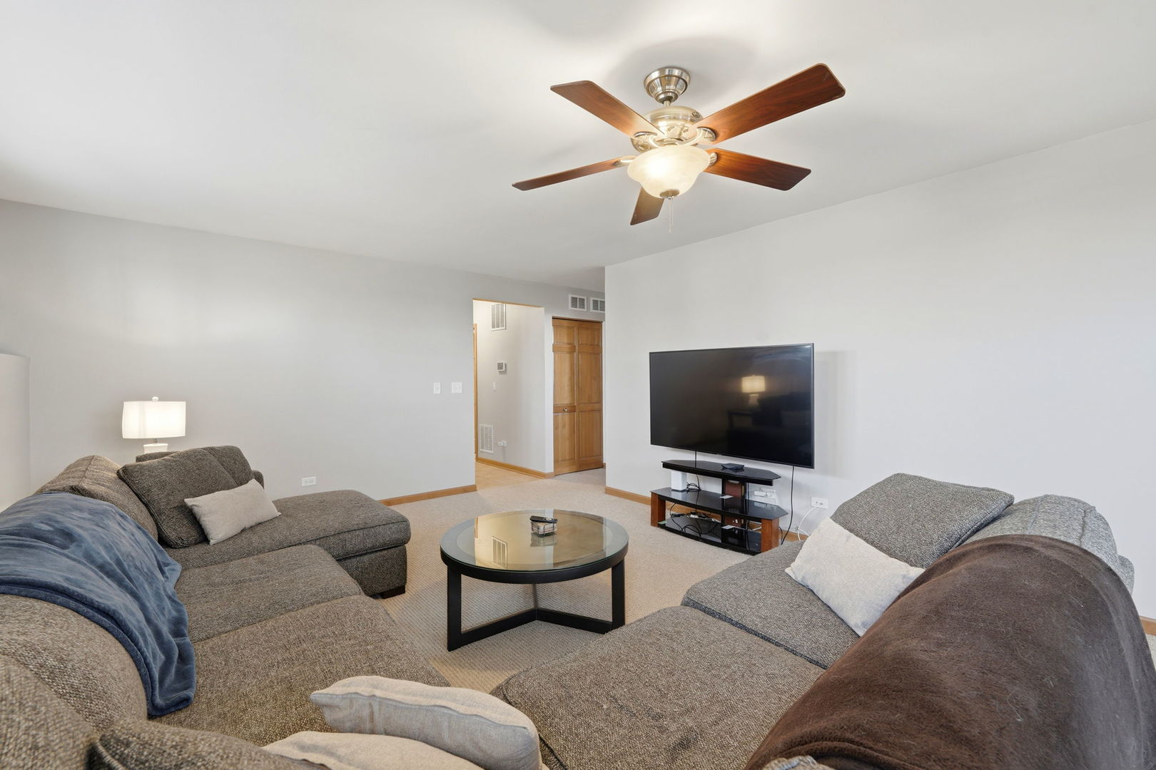 5680 Cambridge Way, Hanover Park, IL 60133