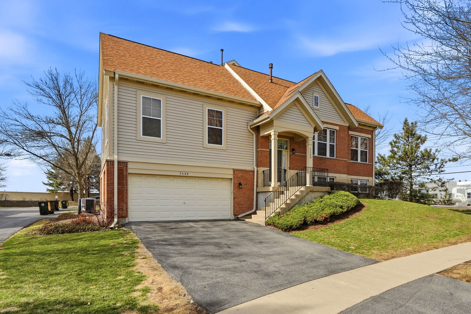 5680 Cambridge Way, Hanover Park, IL 60133