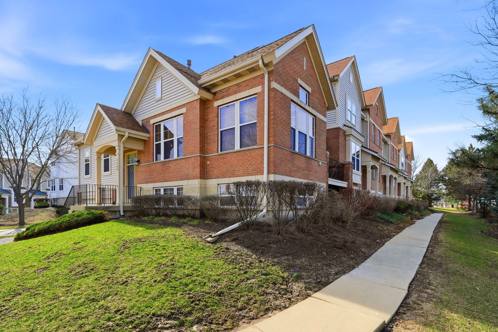 5680 Cambridge Way, Hanover Park, IL 60133