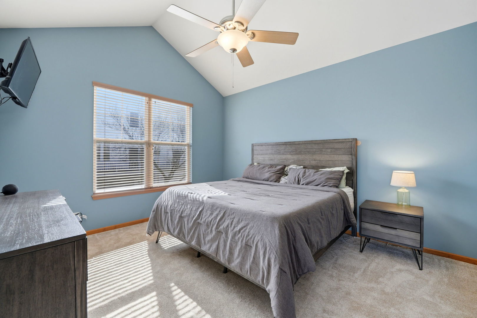 5680 Cambridge Way, Hanover Park, IL 60133